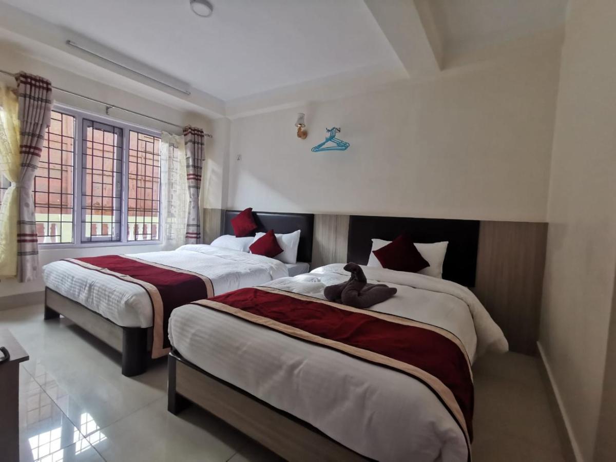 Om Bramha Hotel Катманду Экстерьер фото