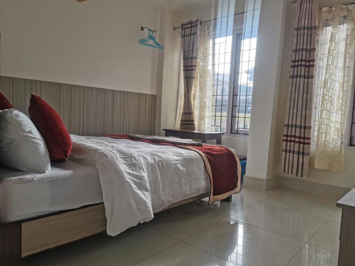 Om Bramha Hotel Катманду Экстерьер фото