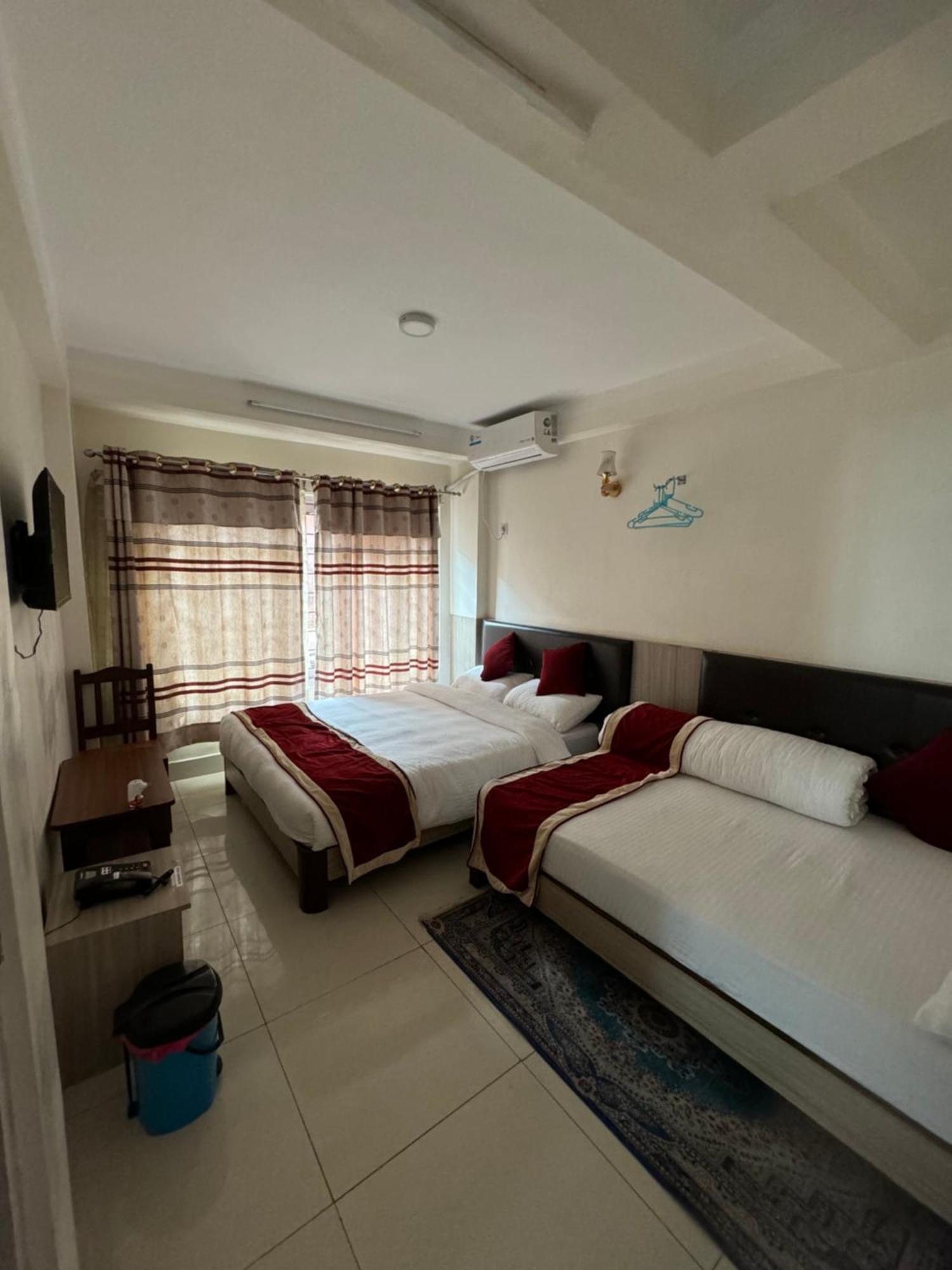 Om Bramha Hotel Катманду Экстерьер фото